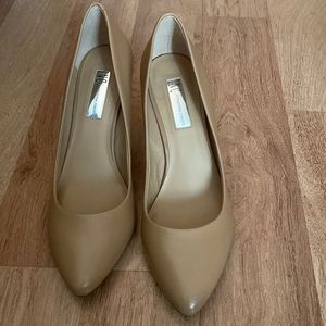 Nude pointed toe heels! Only worn once!
